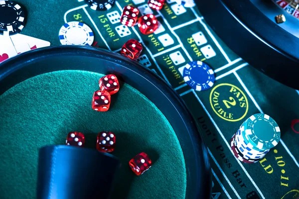 superbo99 live-dealer roulette table with multilingual chat and table statistics